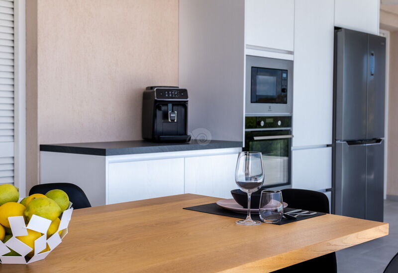 Villa Kalli Bloom: Dining Room