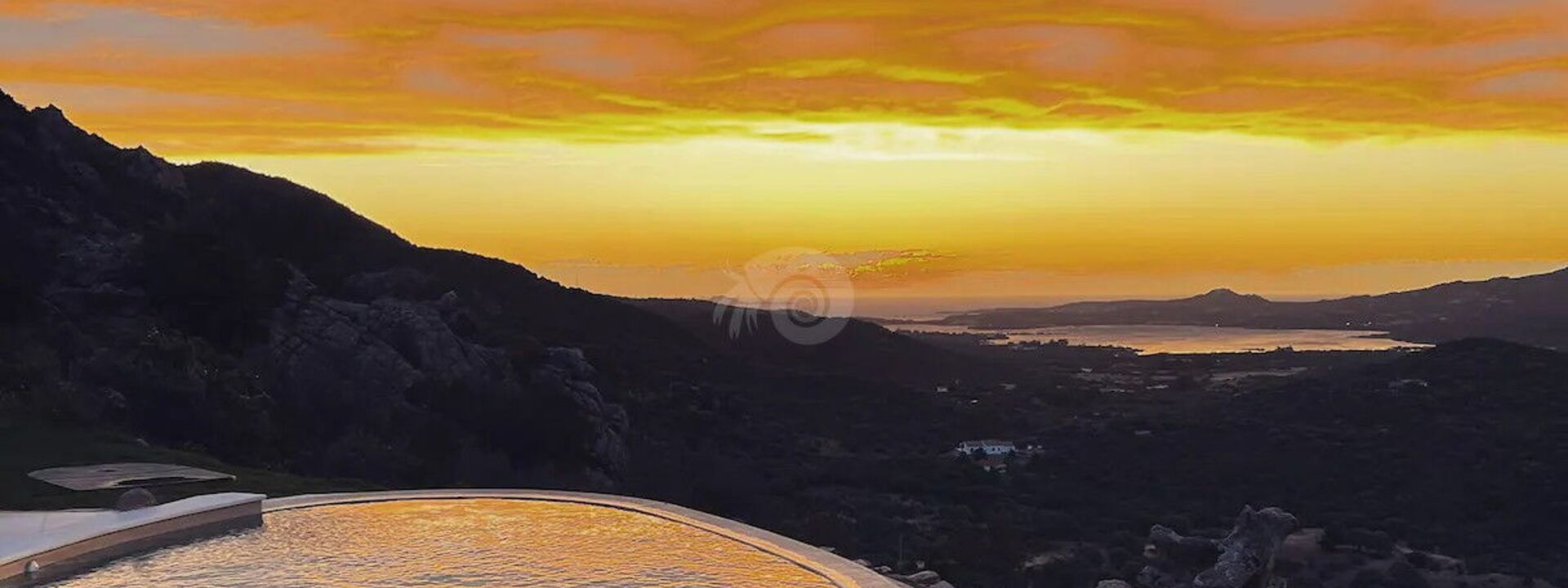 Villa Osier: Piscina, Vista Panoramica