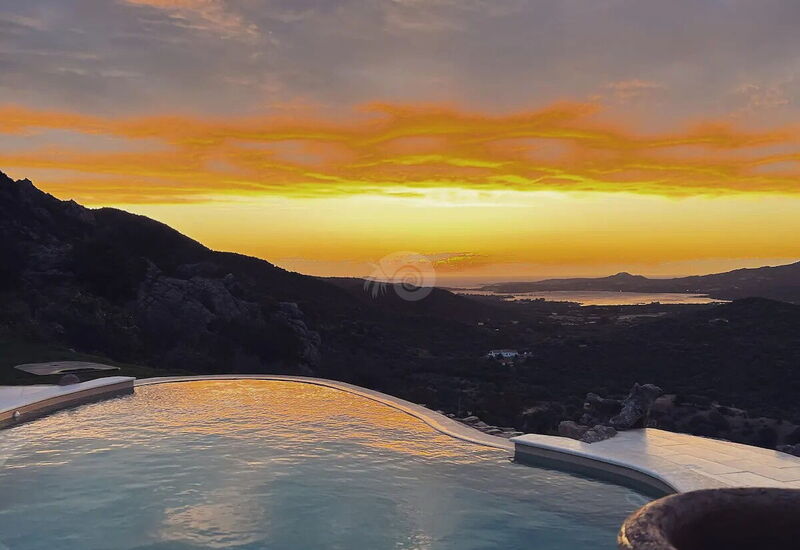 Villa Osier: Pool, Scenic View