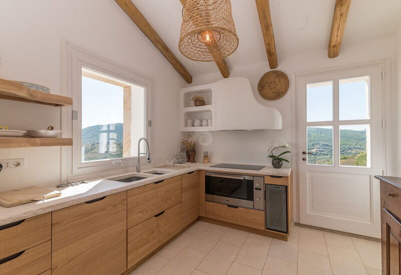 Villa Osier: Dining Room, Kitchen