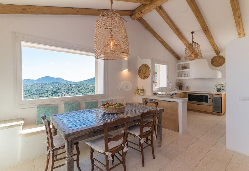 Villa Osier: Dining Room, Kitchen