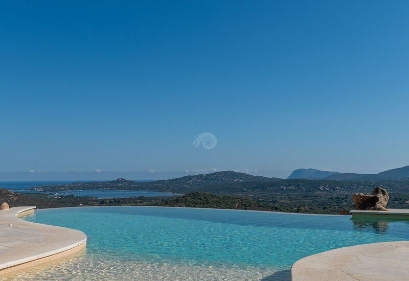 Villa Osier: Building Exterior, Pool