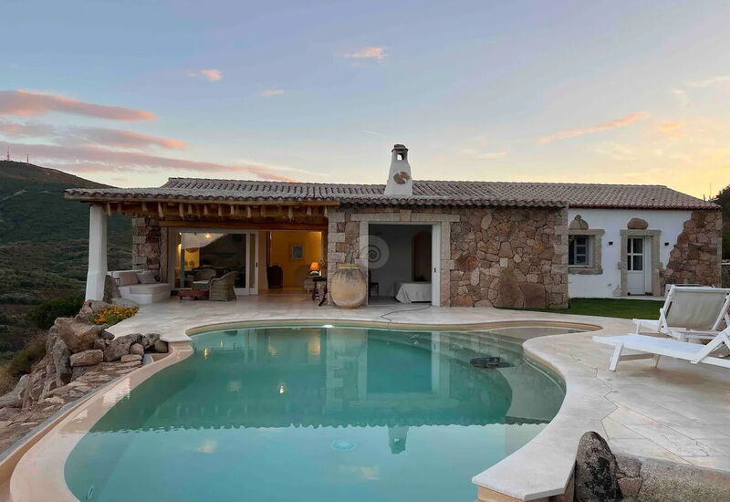 Villa Osier: Building Exterior, Pool