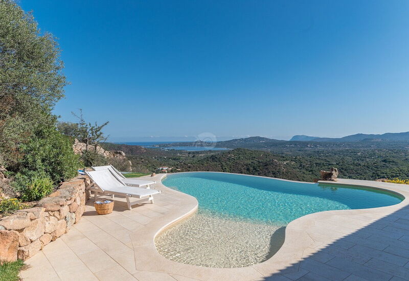 Villa Osier: Building Exterior, Pool