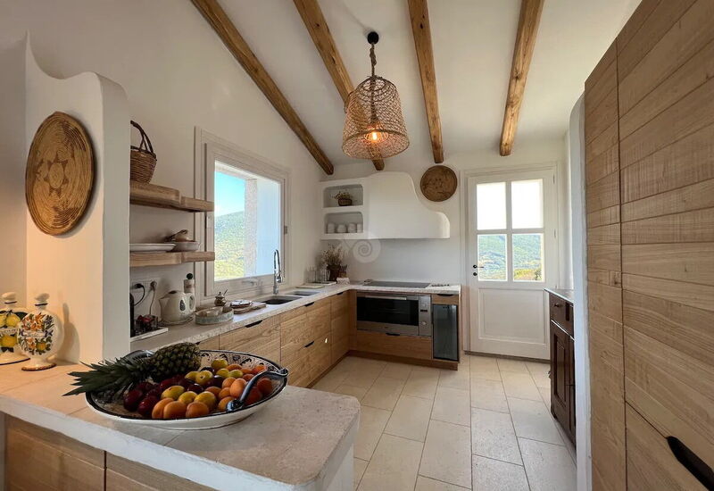 Villa Osier: Dining Room, Kitchen