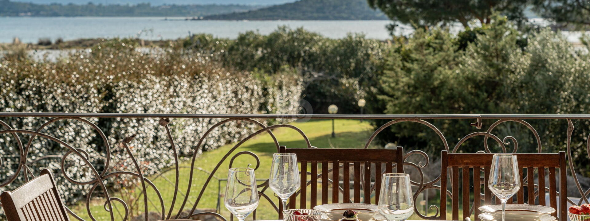 Villa Domus Ardea: Balcony / Terrace / Patio, Building Exterior, Scenic View