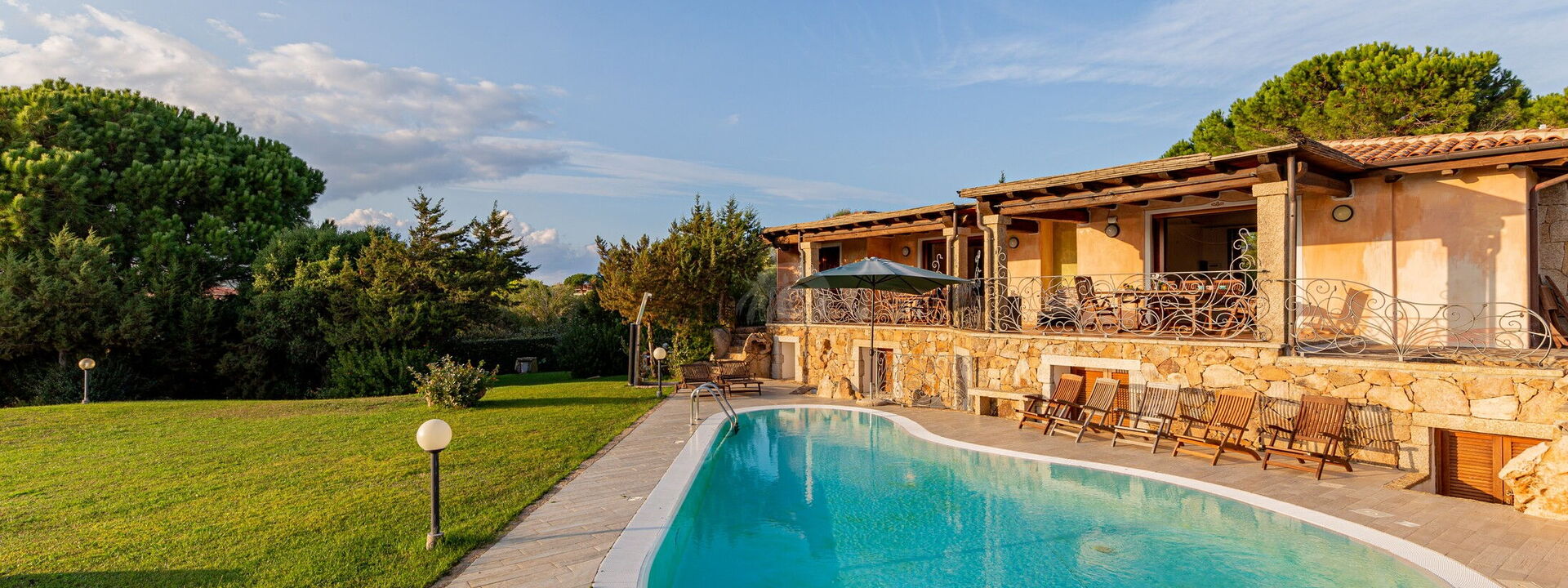 Villa Domus Ardea: Building Exterior, Garden, Pool