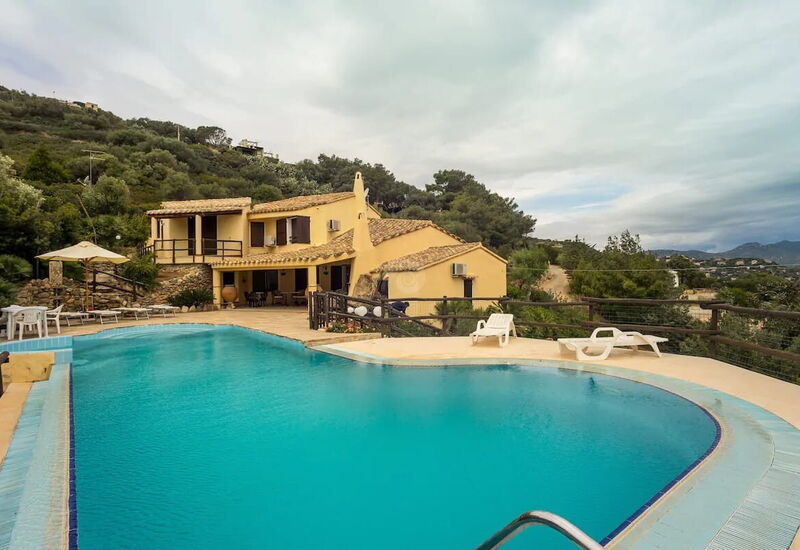 Villa La Luce Di Nadir: all'aperto, Esterni, Piscina