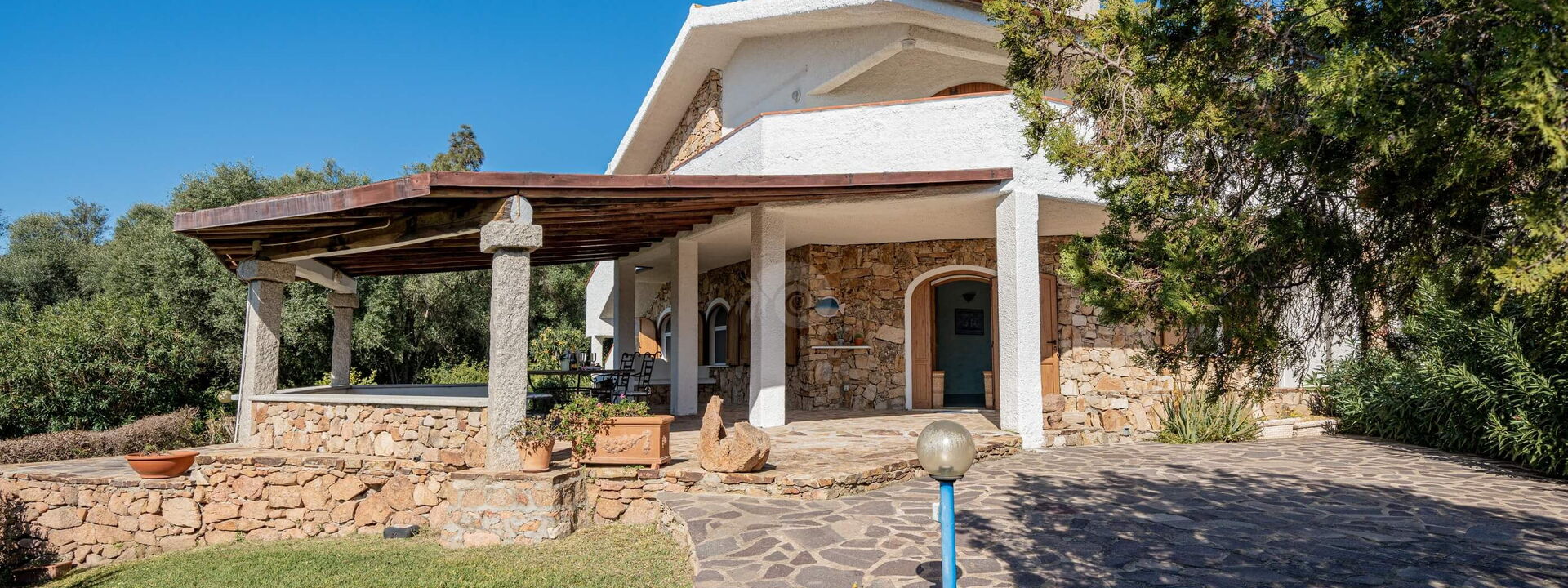 Villa Il Mosaico Di Nora: Esterni, Giardino