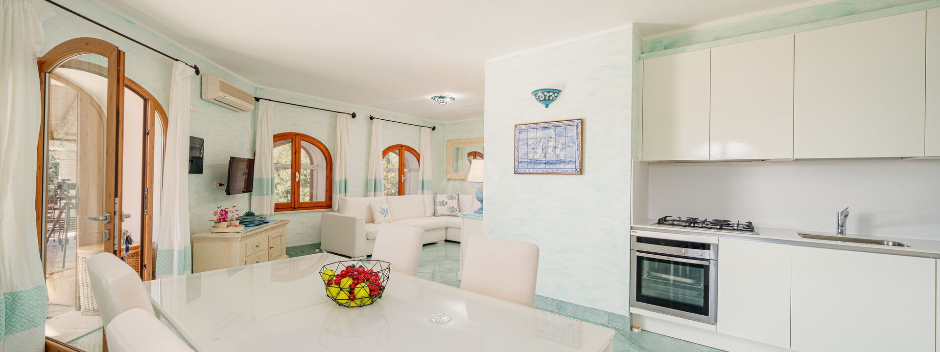 Villa Il Mosaico Di Nora: Cucina, Sala da pranzo