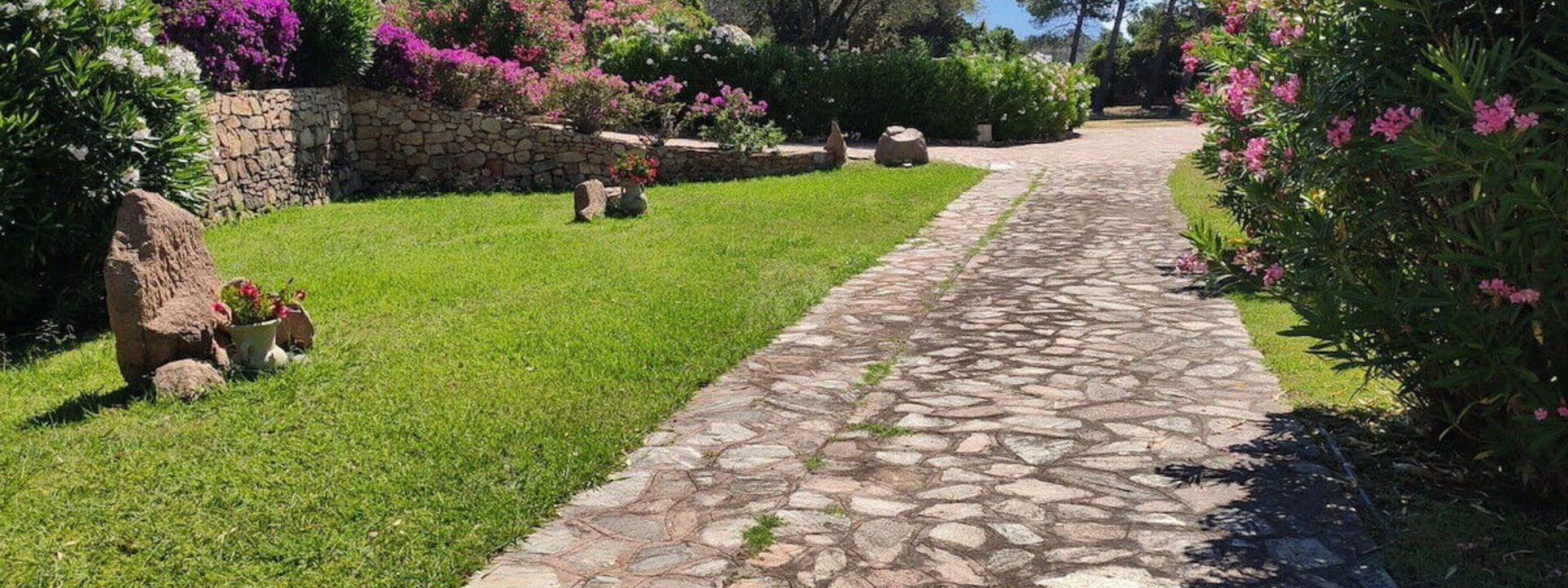 Villa Il Mosaico Di Nora: all'aperto, Esterni