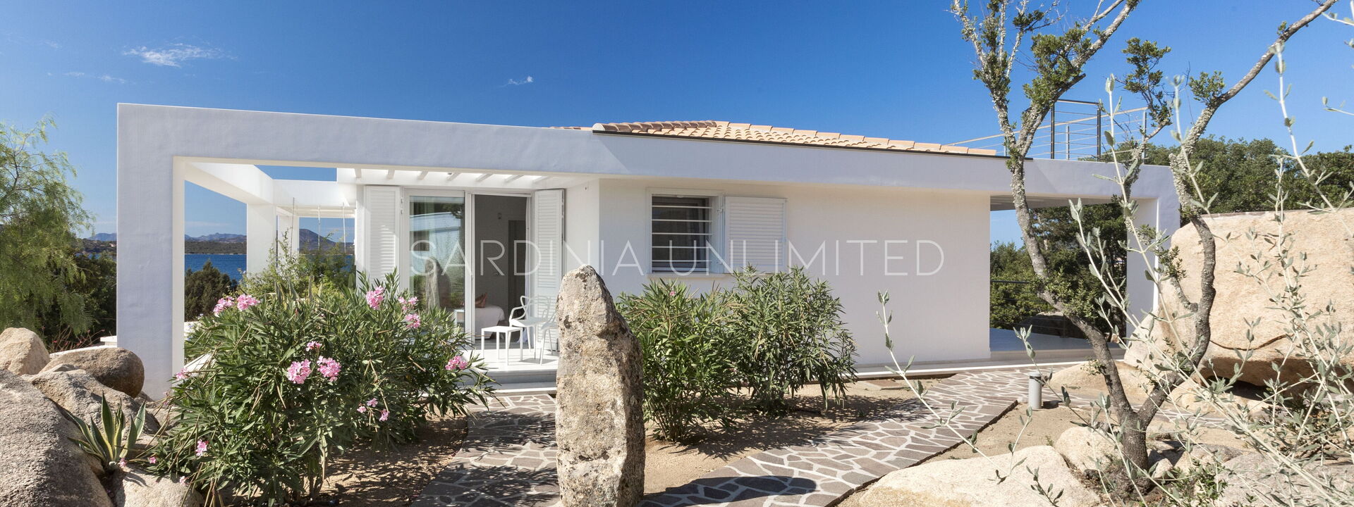 Villa Antalis: Building Exterior