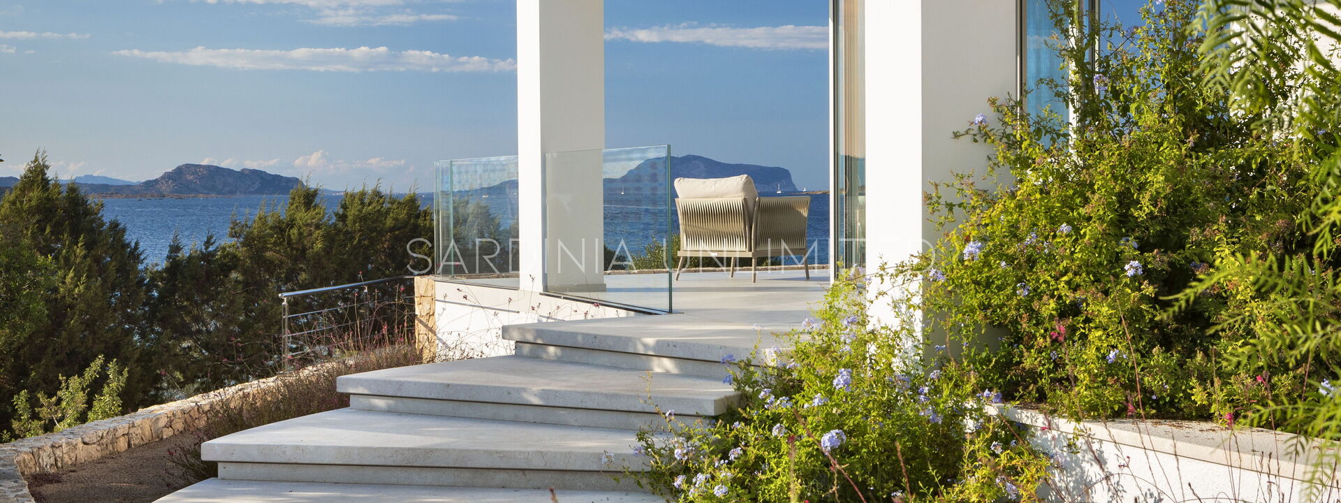 Villa Antalis: Building Exterior