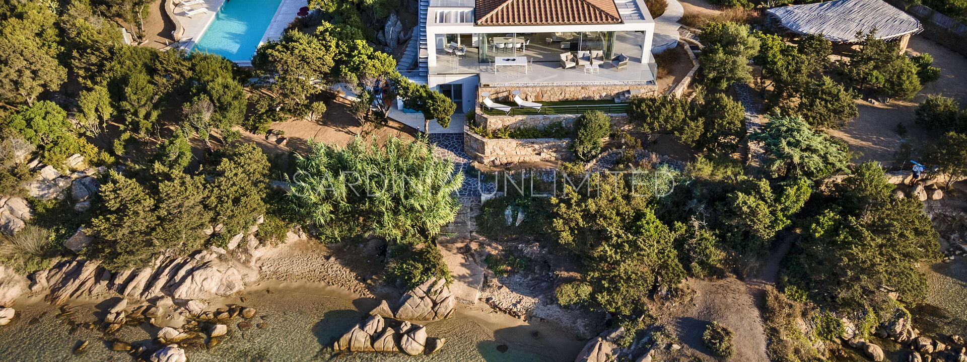 Villa Antalis: Building Exterior