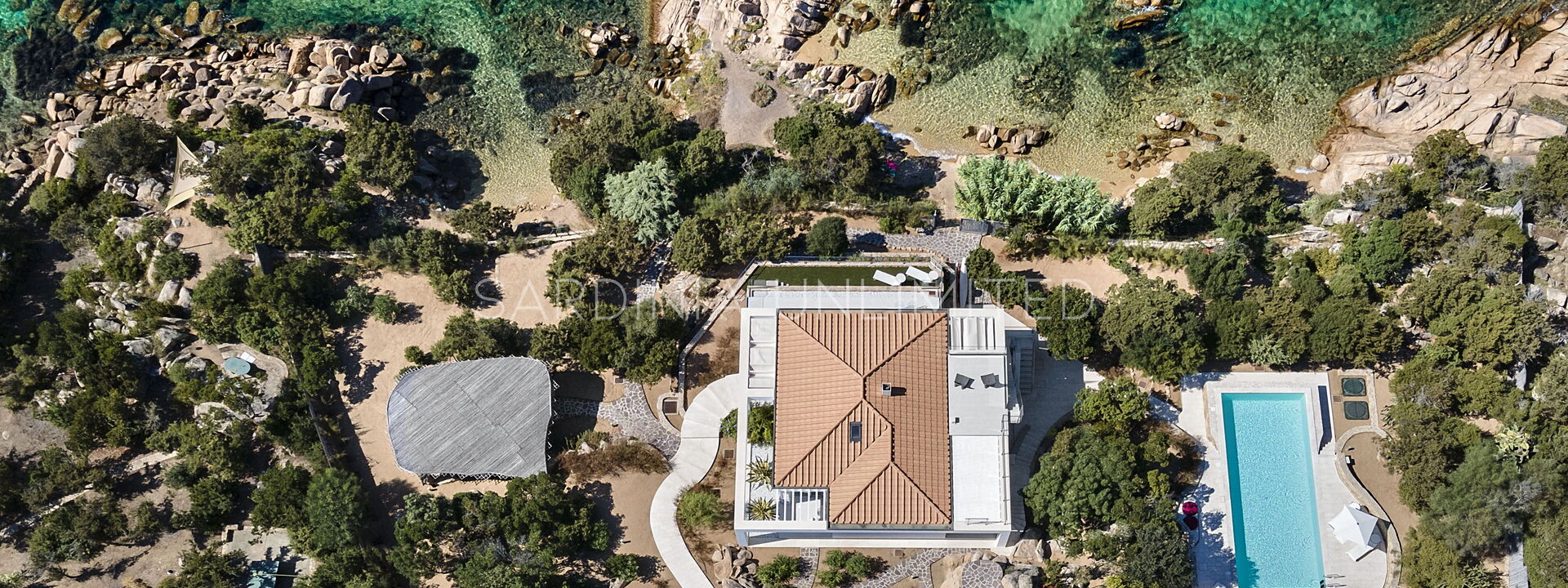 Villa Antalis: Building Exterior