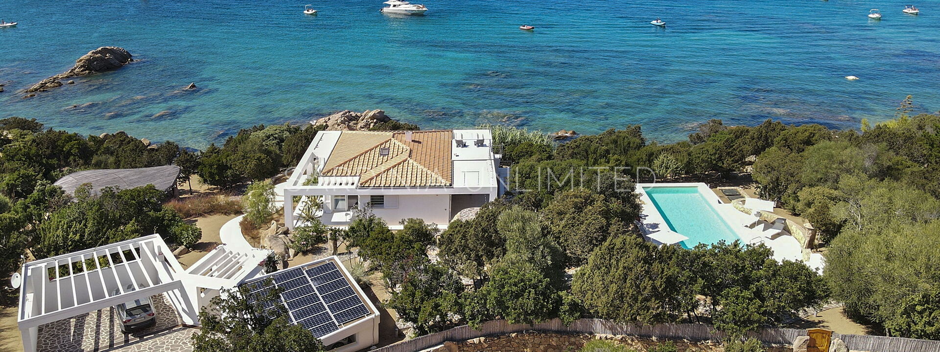 Villa Antalis: Building Exterior