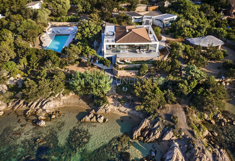 Villa Antalis: Building Exterior