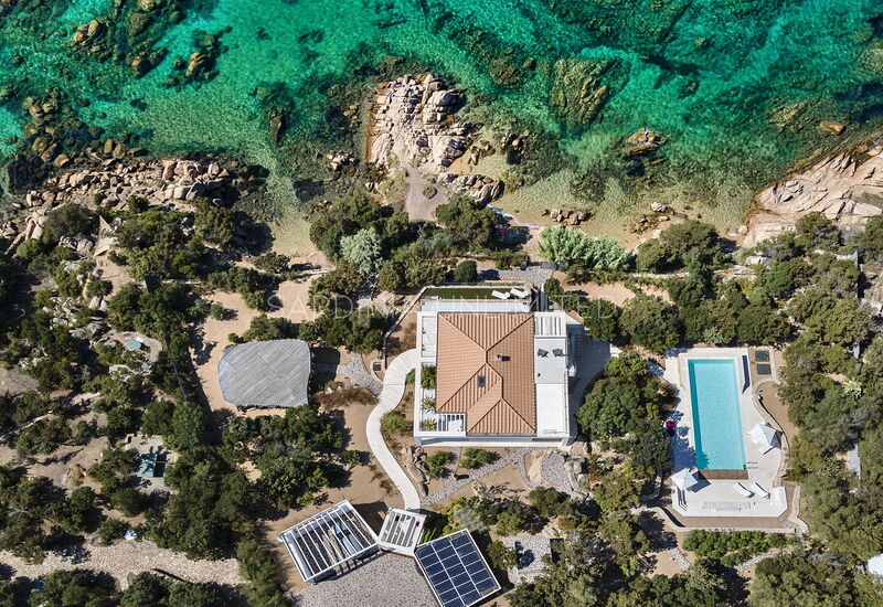 Villa Antalis: Building Exterior