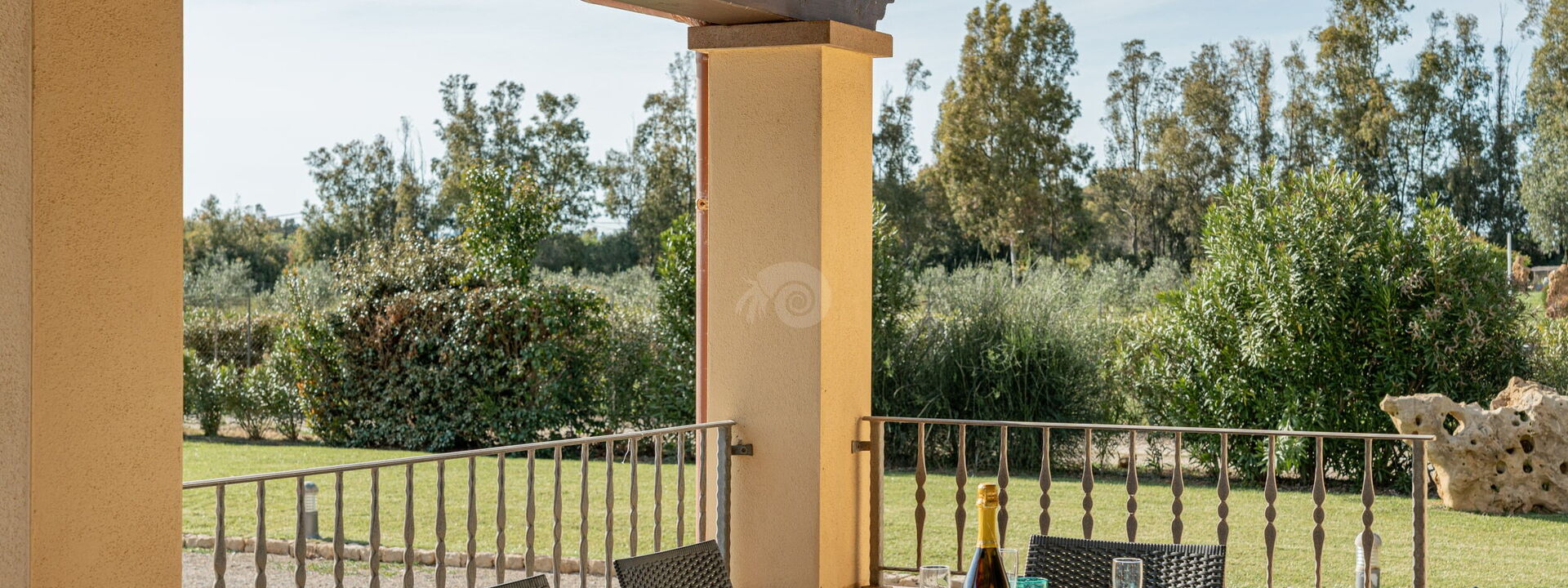 Villa Di Vina: Balkon / Terrasse / Patio, Draussen