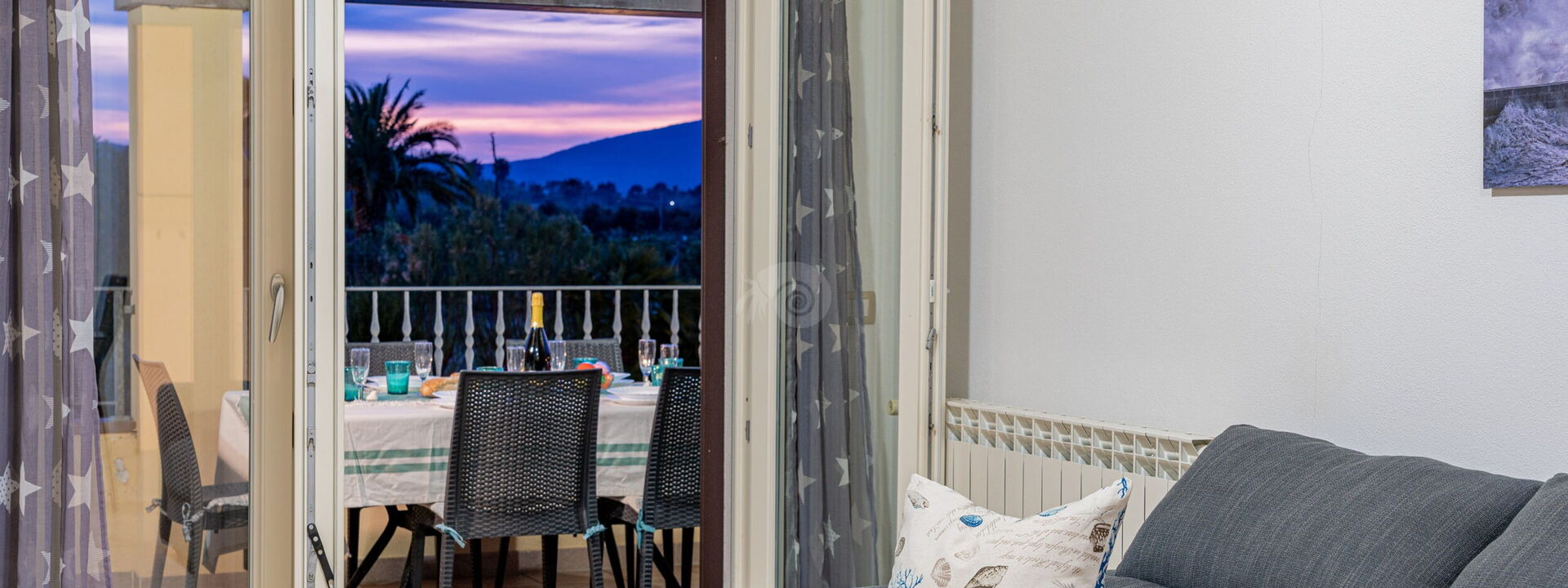 Villa Di Vina: Wohnzimmer