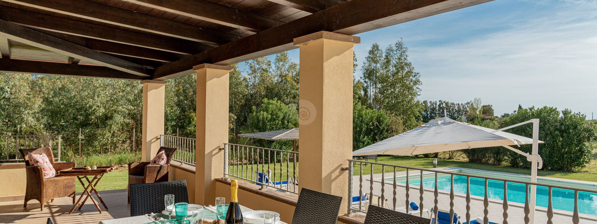 Villa Di Vina: Außen, Draussen