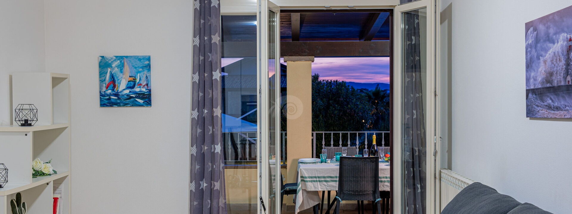 Villa Di Vina: Wohnzimmer