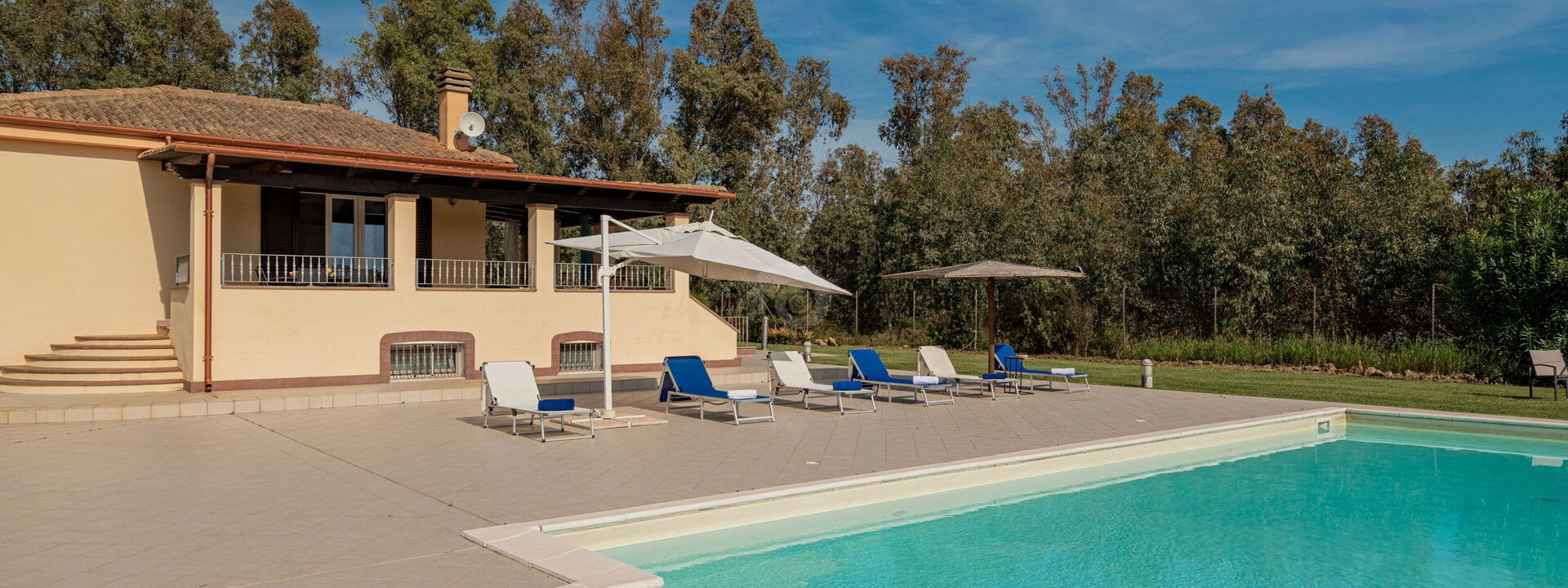 Villa Di Vina: Außen, Draussen, Garten, Schwimmbad