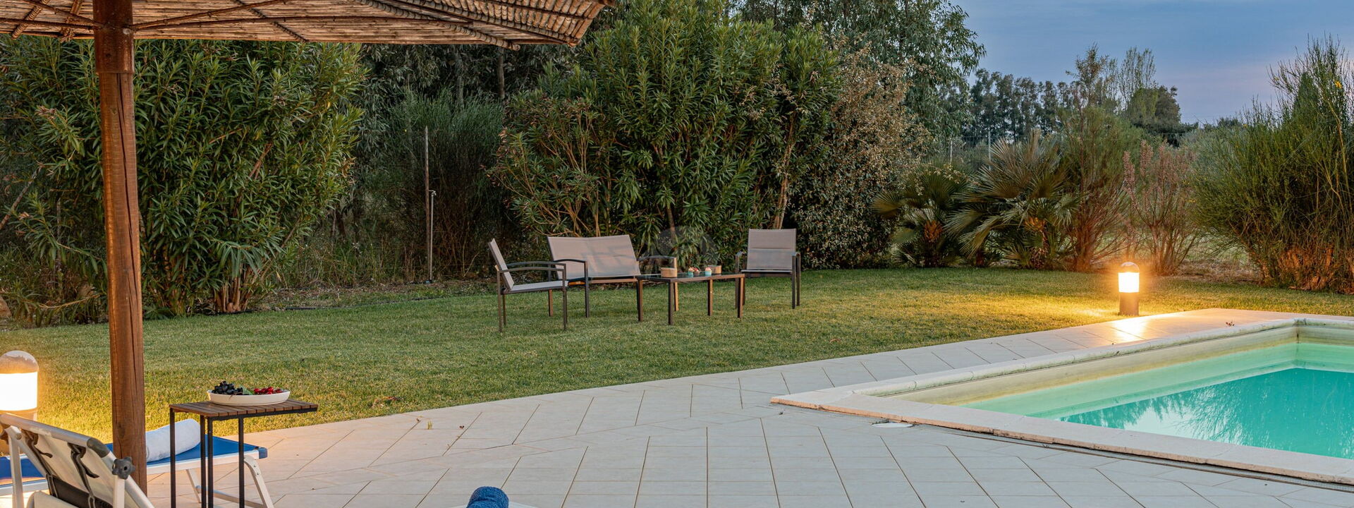 Villa Di Vina: Außen, Schwimmbad