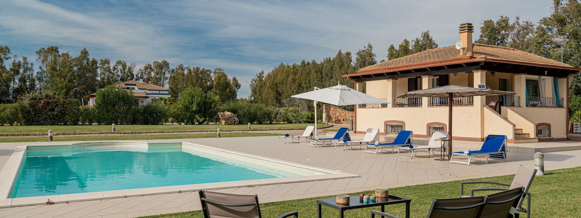 Villa Di Vina: Außen, Schwimmbad