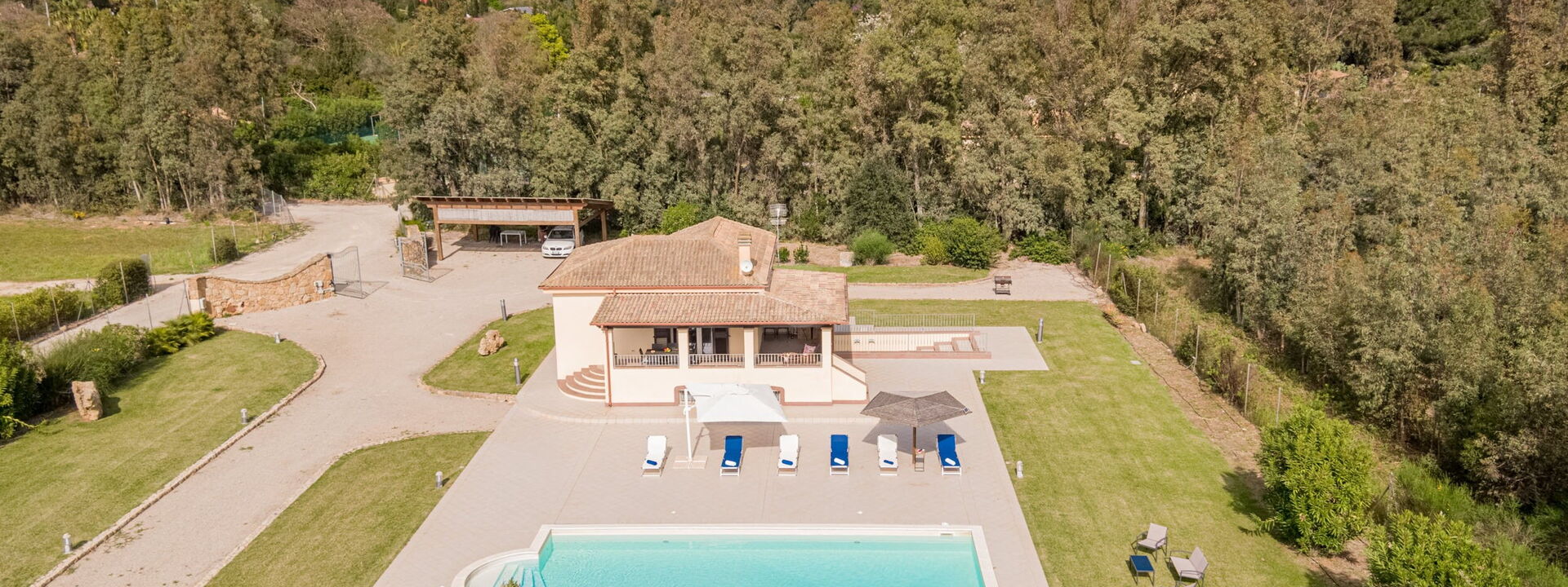 Villa Di Vina: Außen, Draussen, Garten, Schwimmbad