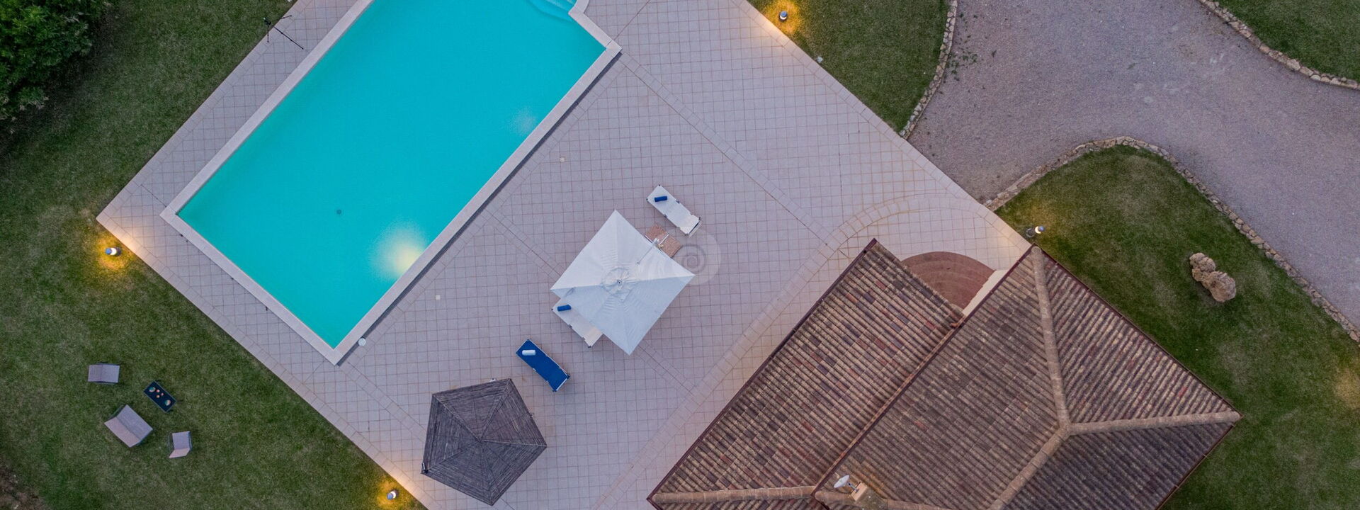 Villa Di Vina: Außen, Schwimmbad