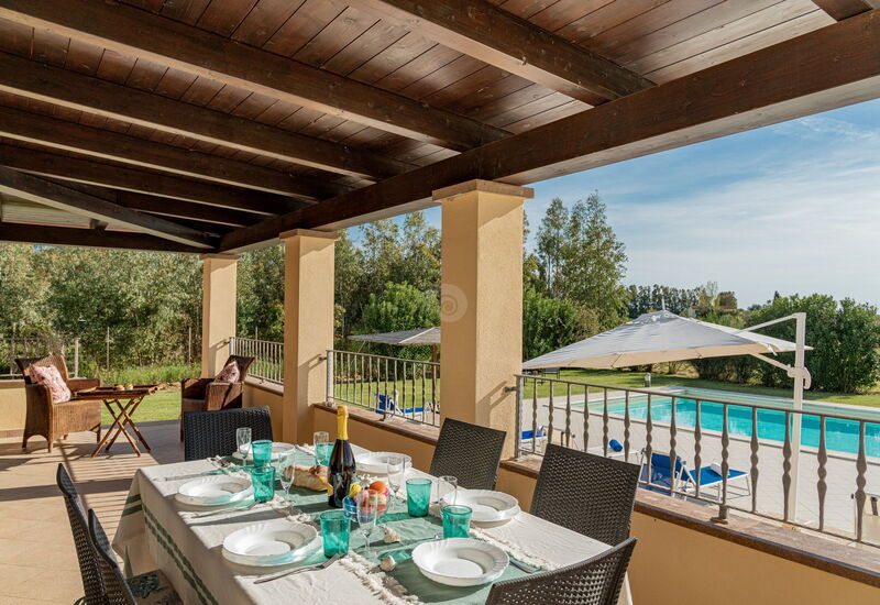 Villa Di Vina: Building Exterior, Outdoor