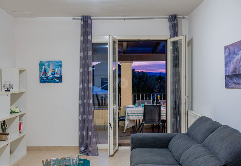 Villa Di Vina: Living Room