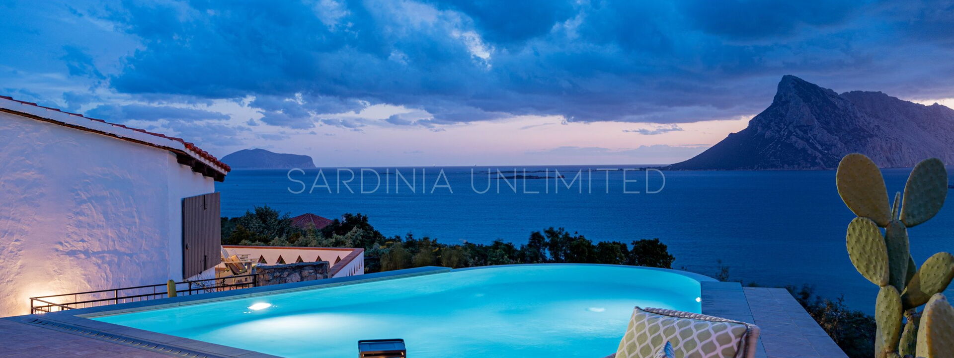 Villa White Elegance: Extérieurs