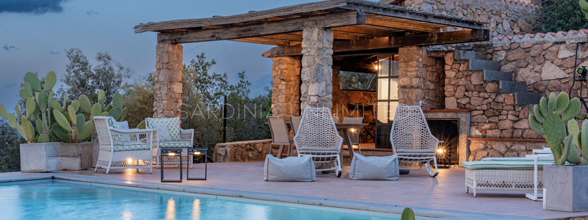 Villa White Elegance: Extérieurs