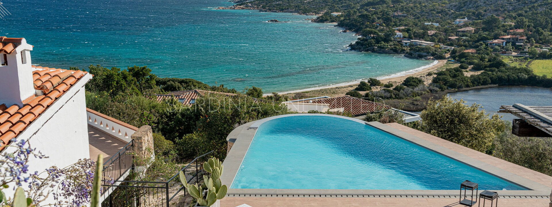 Villa White Elegance: Extérieurs