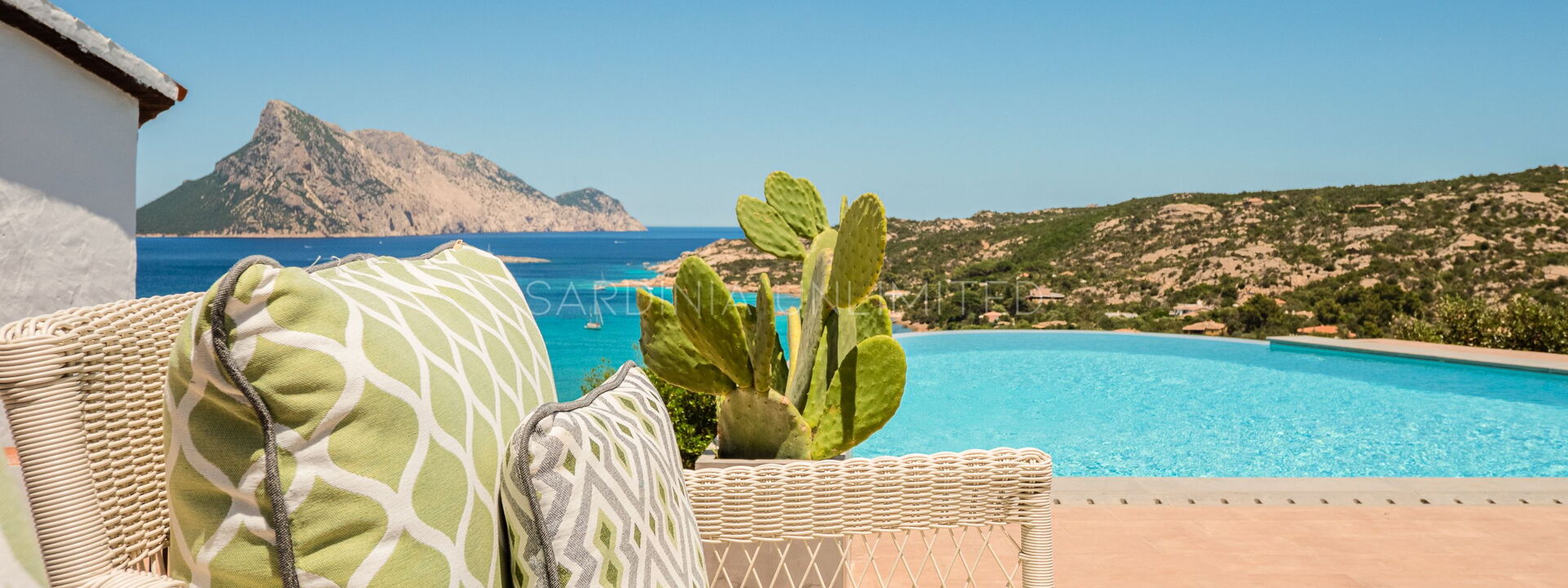 Villa White Elegance: Extérieurs