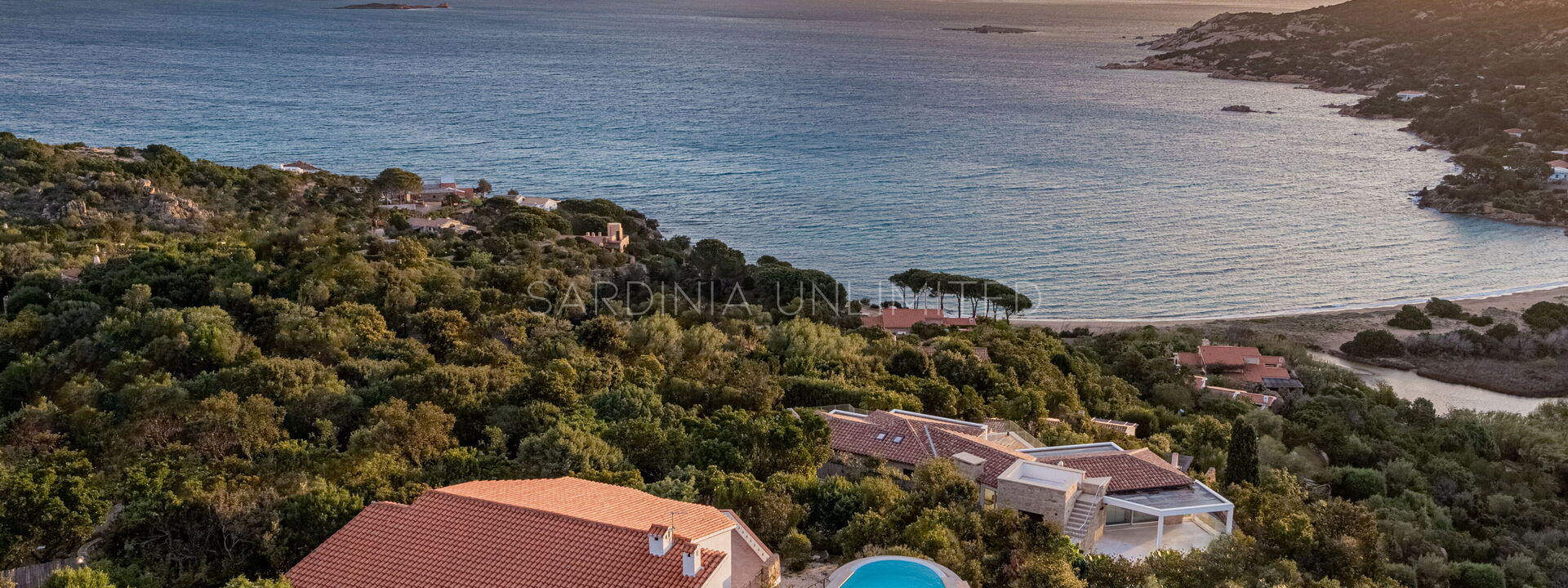 Villa White Elegance: Extérieurs, Vues