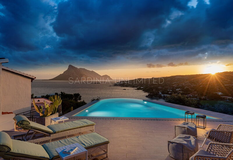 Villa White Elegance: Building Exterior