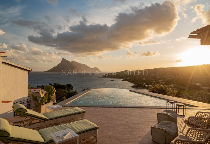 Villa White Elegance: Building Exterior