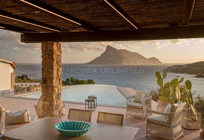 Villa White Elegance: Building Exterior