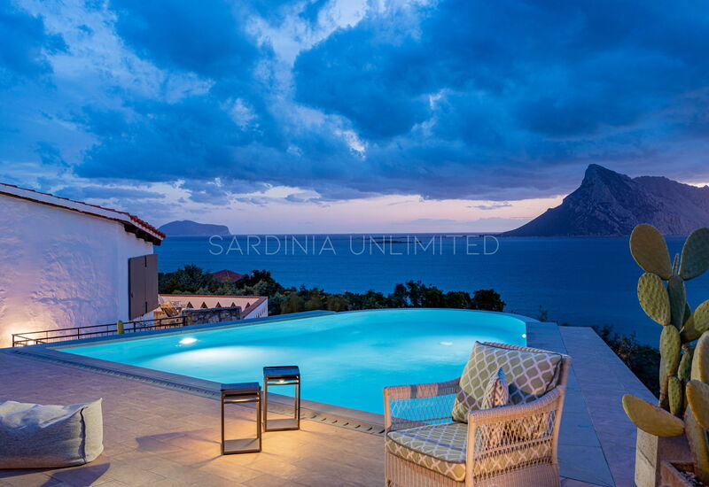 Villa White Elegance: Building Exterior