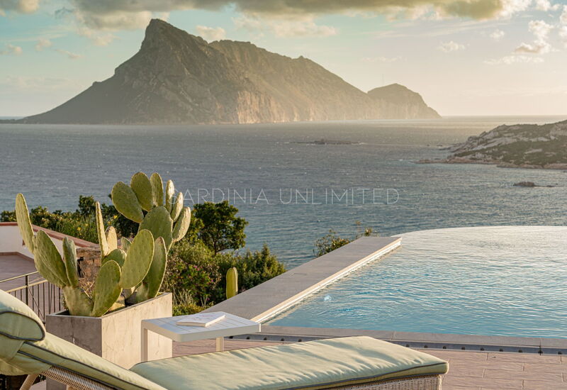 Villa White Elegance: Building Exterior