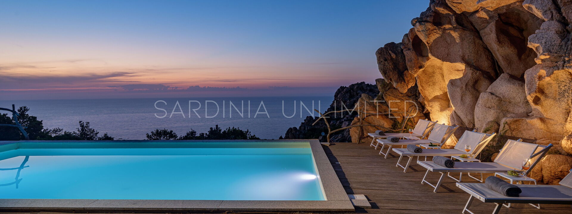 Villa Corallo: Villa zur Miete in Costa Paradiso mit Infinity-Pool und Panoramablick auf das Meer
