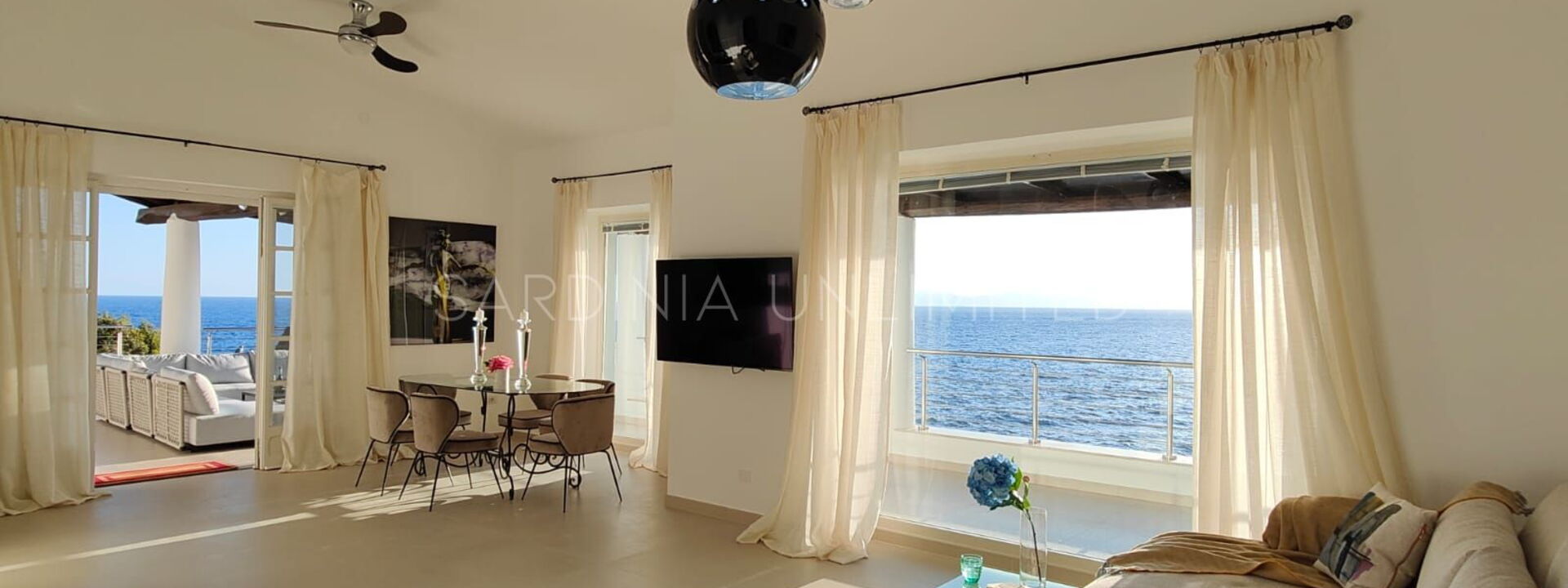 Villa Poesia D'Estate: Wohnzimmer