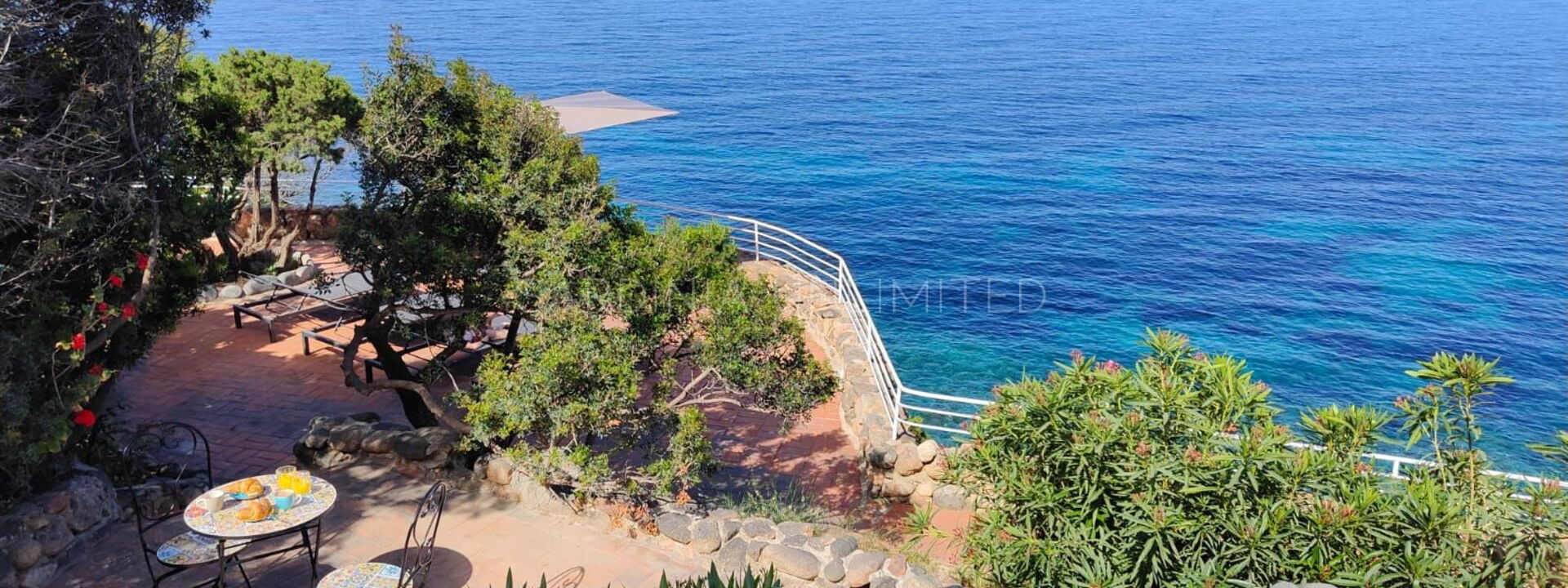 Villa Poesia D'Estate: Ansichten, Außen