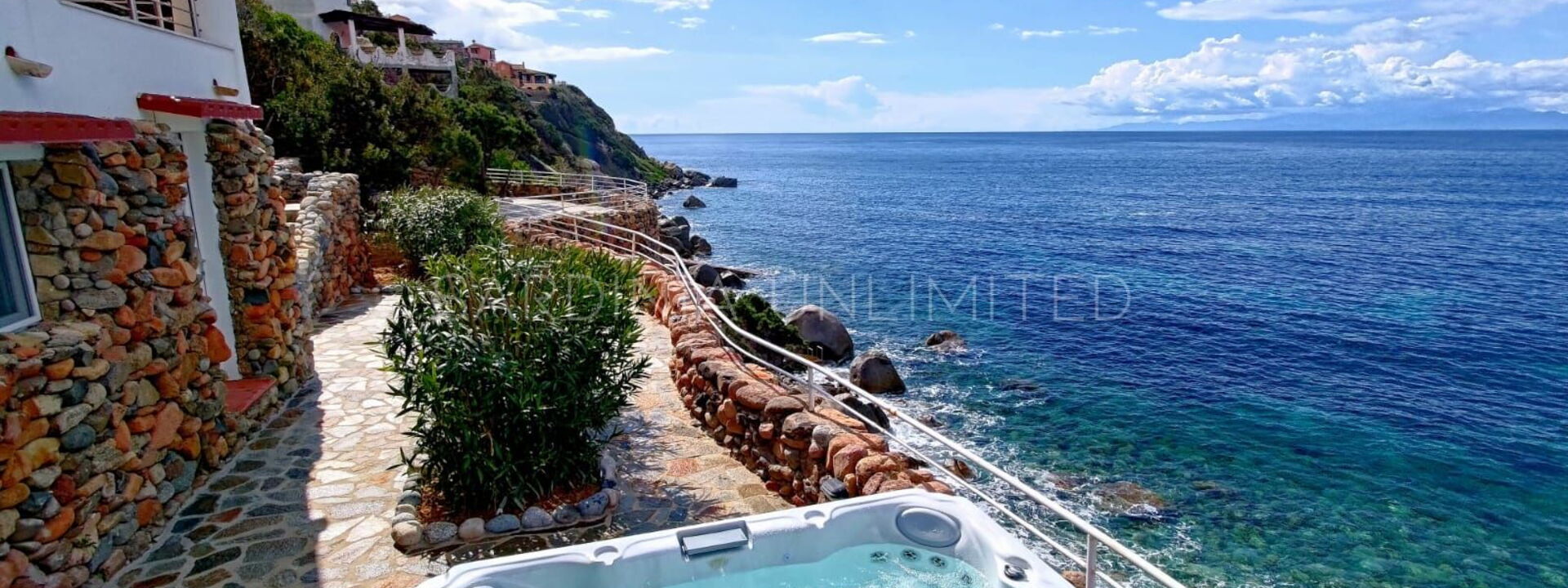 Villa Poesia D'Estate: Ansichten, Außen