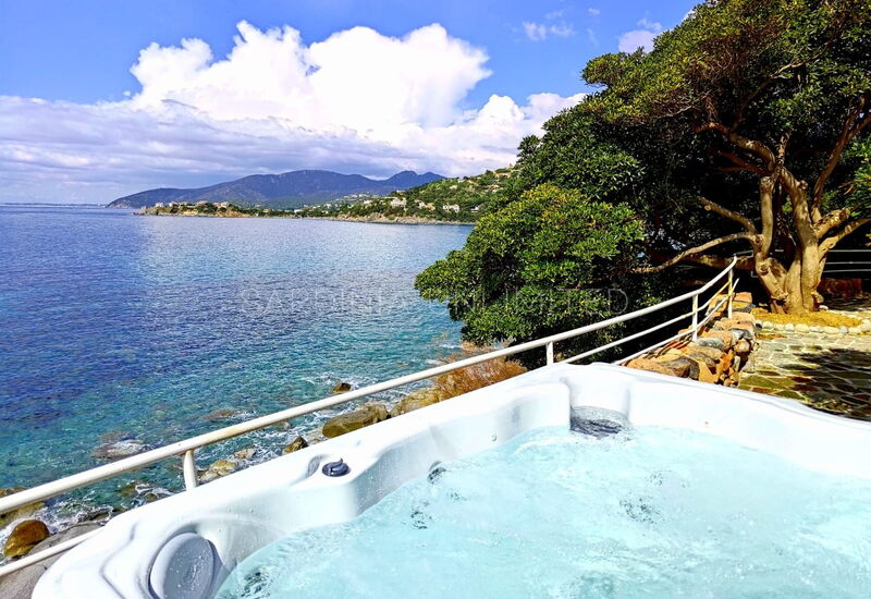 Villa Poesia D'estate: Hot Tub, Scenic View