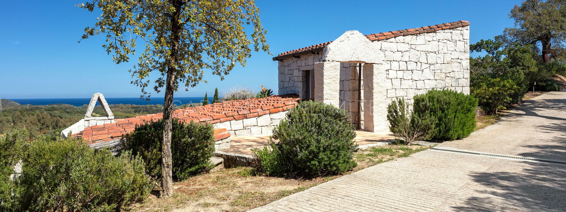 Villetta Chalice: Building Exterior