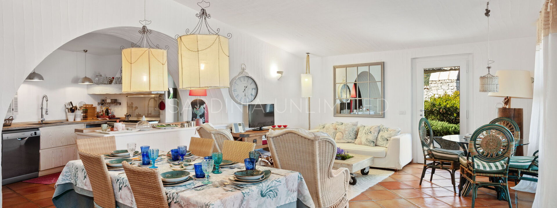 Villetta Chalice: Dining Room, Living Room